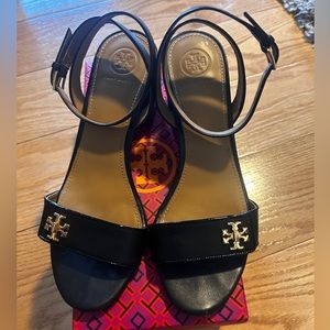 Tory Burch Kira sandals. EUC 7.5